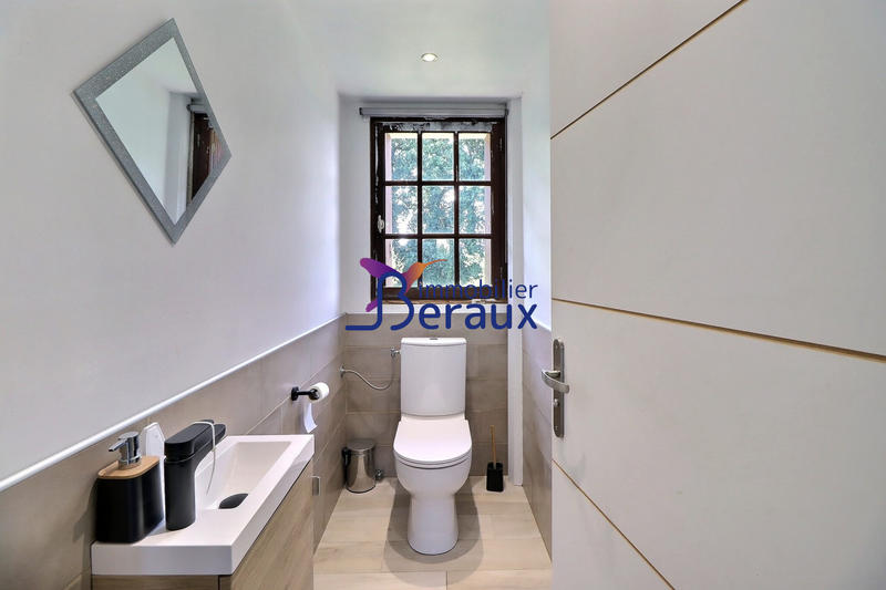 Maison - 208 m² - 7 pièces