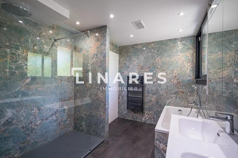 Villa - 349 m² - 8 pièces