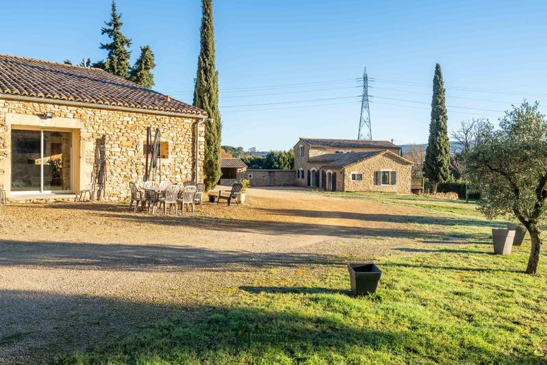 Propriété - 300 m² - 9 pièces