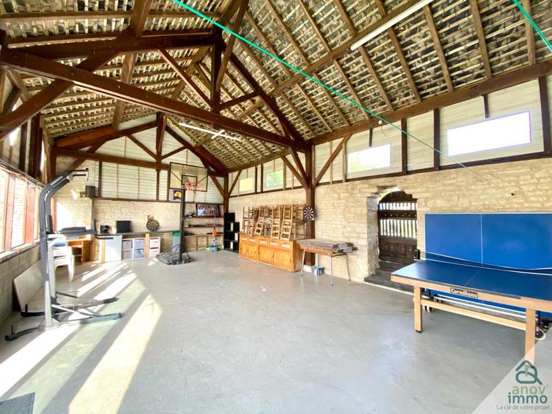 Propriété - 216 m² - 8 pièces