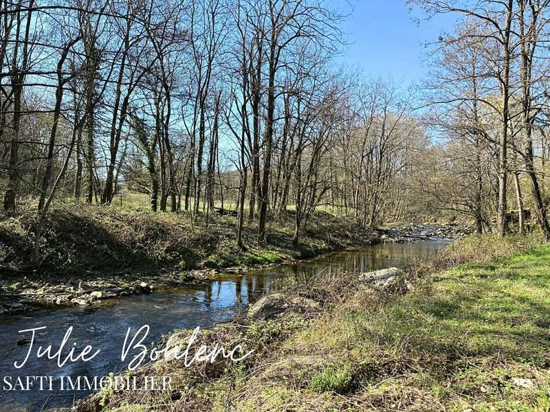 Maison - 341 m² - 12 pièces