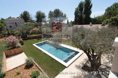 Maison - 300 m² - 8 pièces