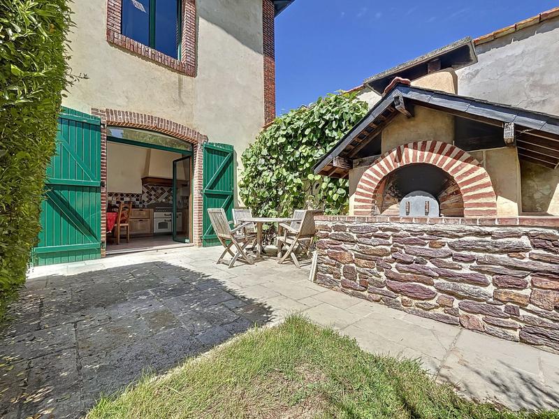 Maison ancienne - 210 m² - 8 pièces