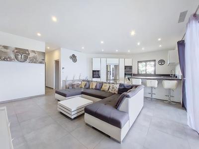 Villa - 128 m² - 4 pièces