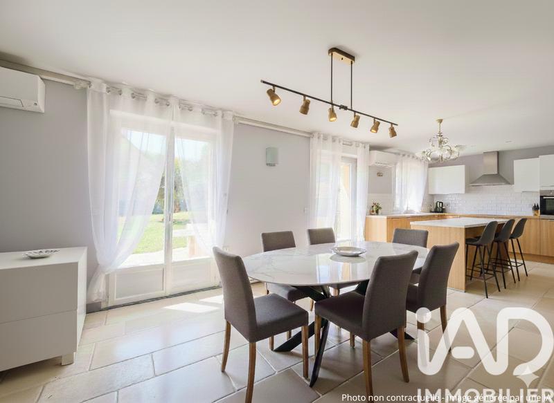 Maison - 175 m² - 8 pièces