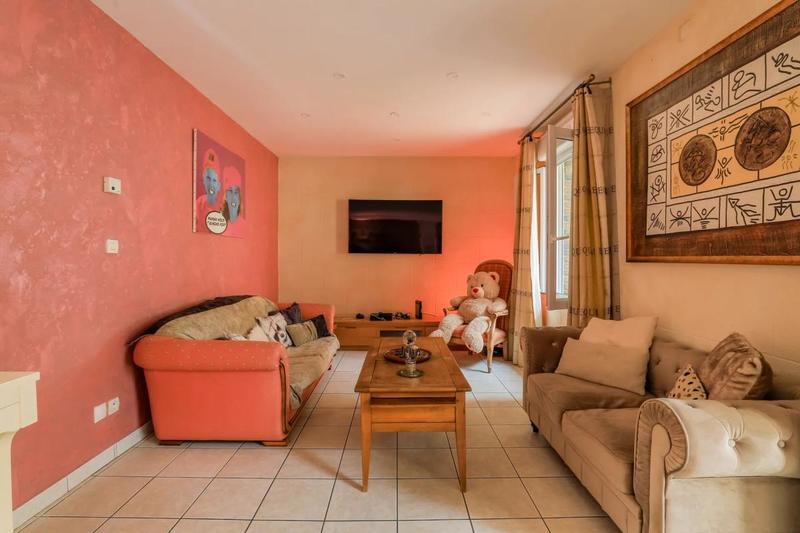 Maison - 180 m² - 6 pièces