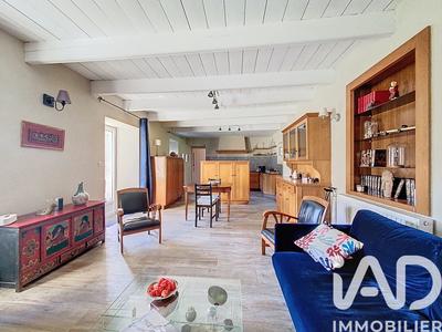 Maison - 240 m² - 9 pièces