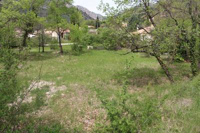 Terrain constructible - 704 m²