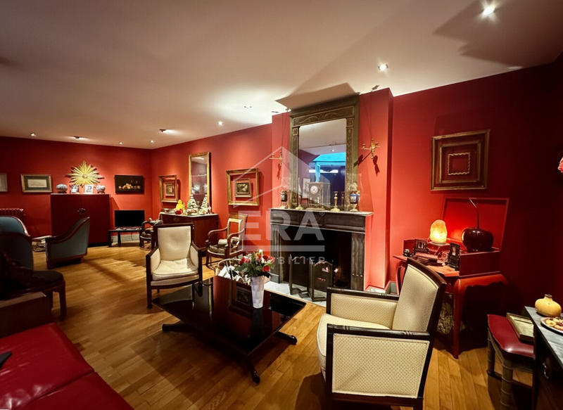 Maison - 230 m² - 6 pièces