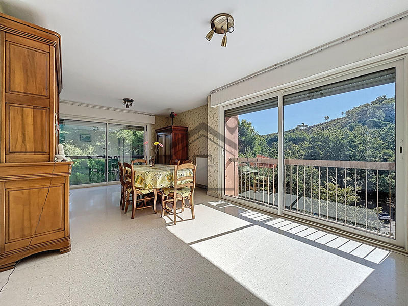 Appartement - 100 m² - 5 pièces