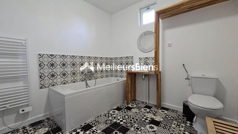 Maison - 328 m² - 8 pièces