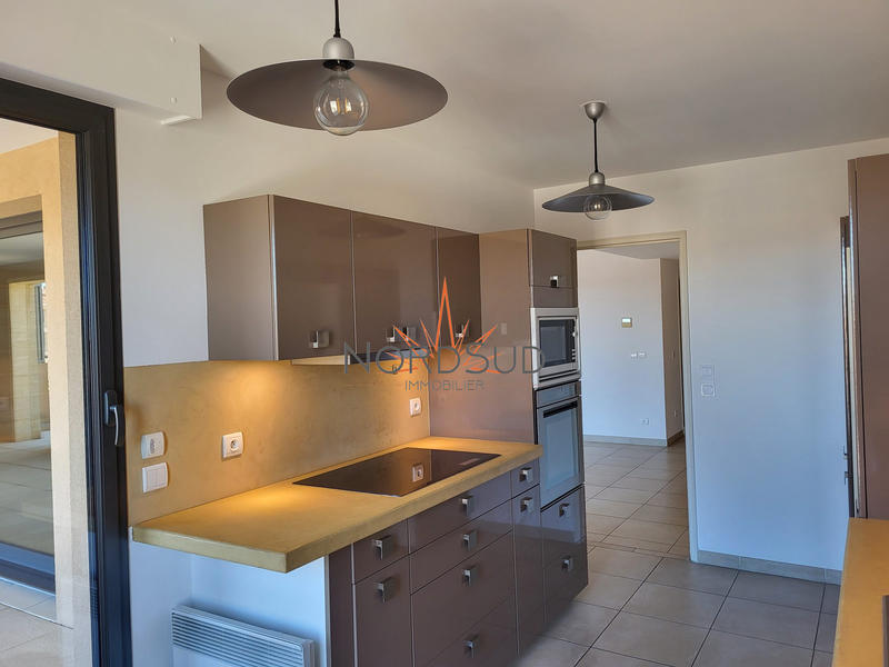 Appartement - 150 m² - 4 pièces