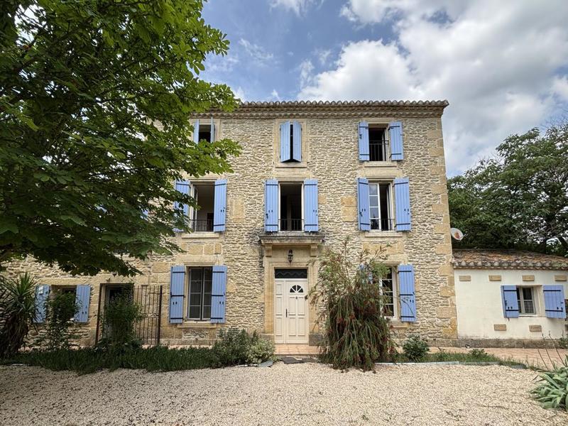 Maison - 280 m² - 7 pièces