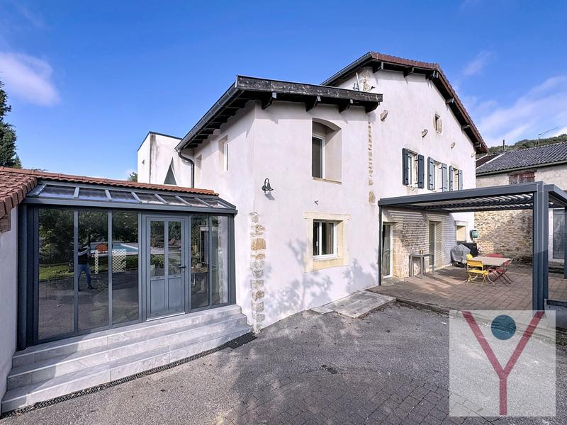 Maison - 316 m² - 8 pièces