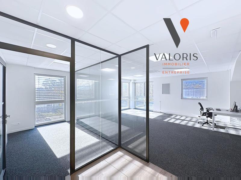 Bureau - 121 m² - 2 pièces