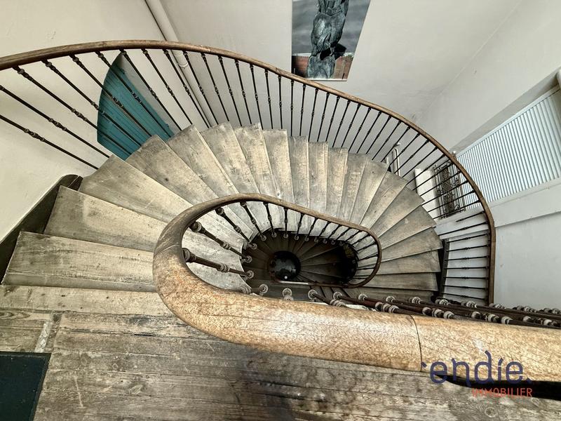 Appartement - 185 m² - 5 pièces