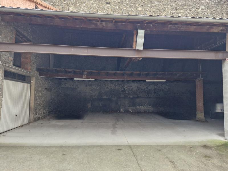 Parking / Garage - 10 m²