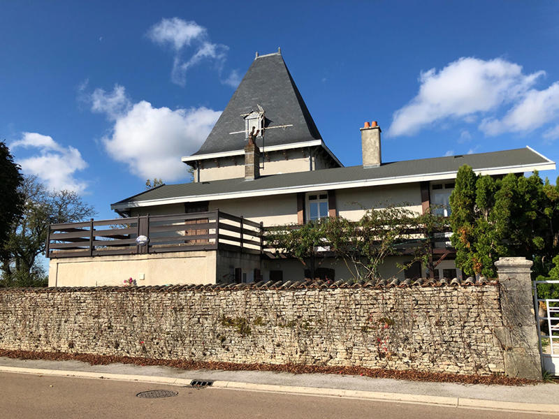 Maison - 236 m² - 8 pièces