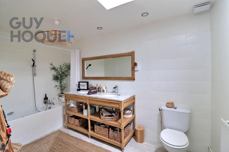 Maison - 350 m² - 8 pièces