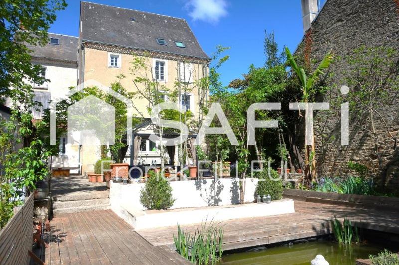 Maison - 376 m² - 10 pièces