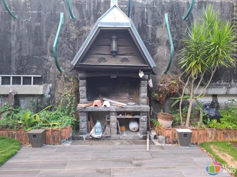 Maison de ville - 201 m² - 9 pièces