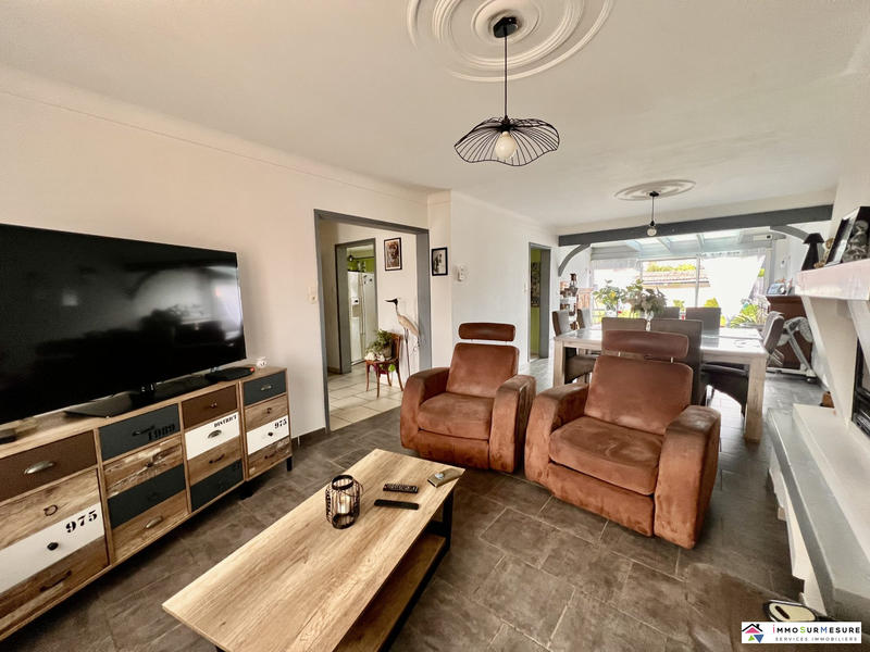 Maison - 180 m² - 5 pièces