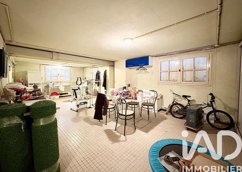 Maison - 216 m² - 10 pièces