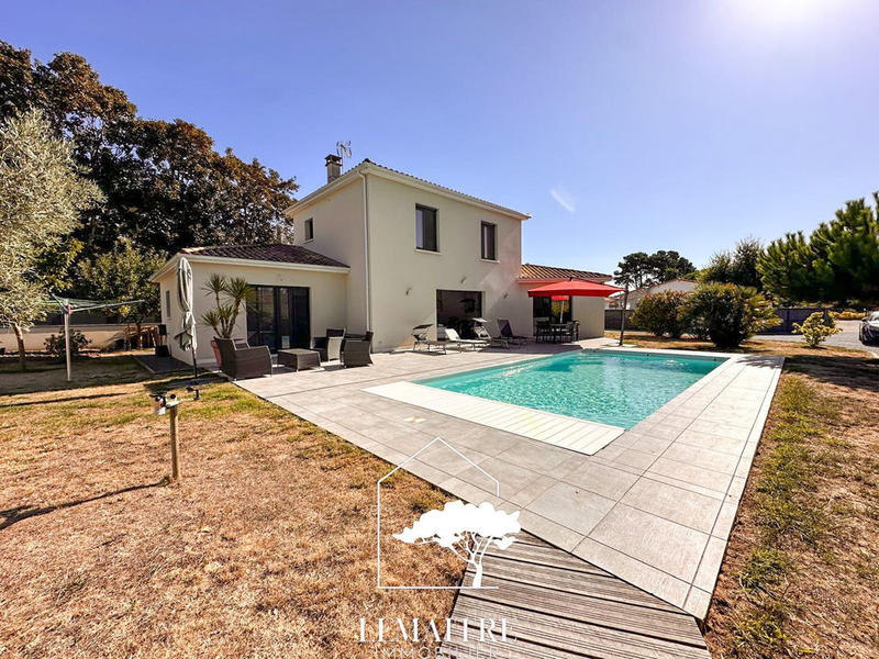 Maison - 163 m² - 5 pièces