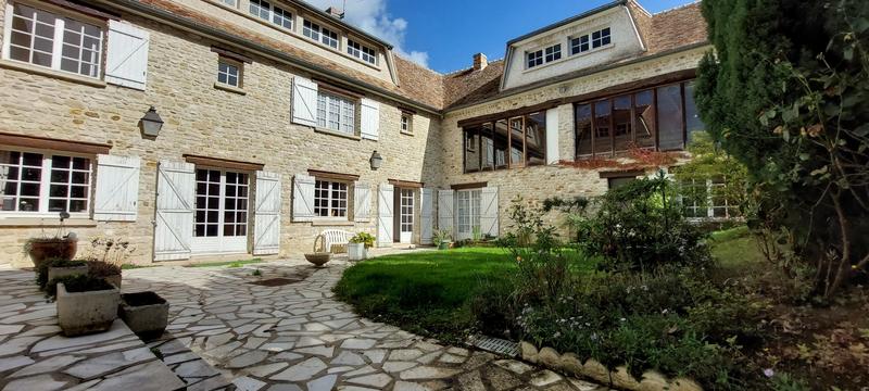 Maison ancienne - 300 m² - 9 pièces