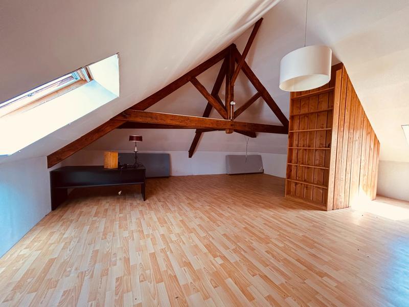 Maison - 253 m² - 7 pièces