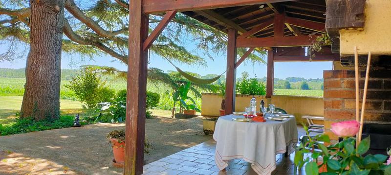 Maison - 235 m² - 9 pièces