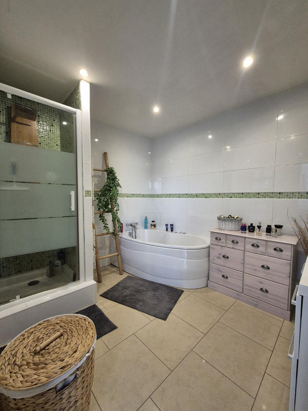 Maison - 130 m² - 6 pièces