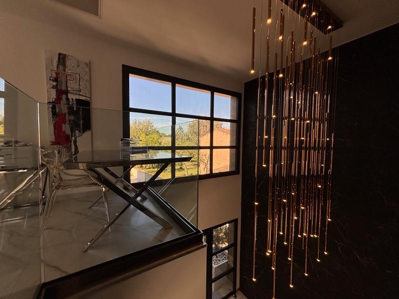 Maison - 261 m² - 7 pièces