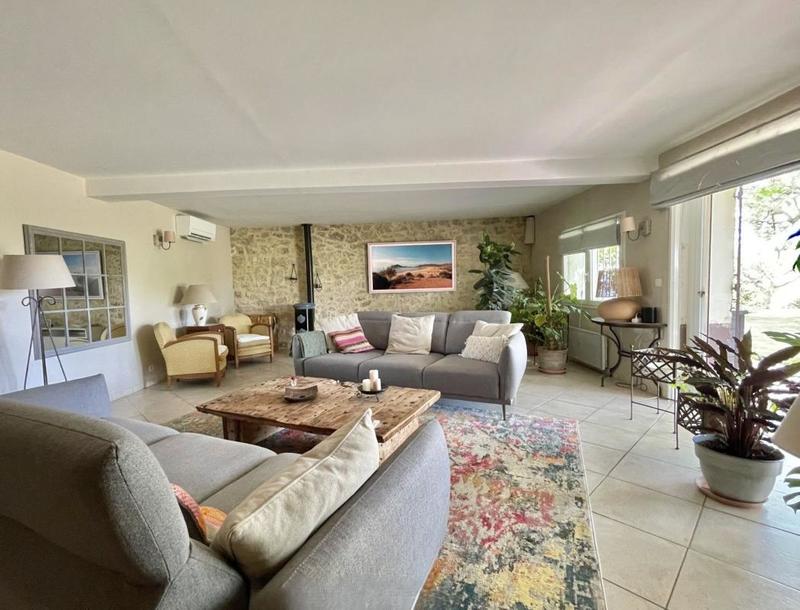 Maison - 250 m² - 7 pièces