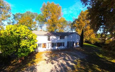 Propriété - 265 m² - 10 pièces