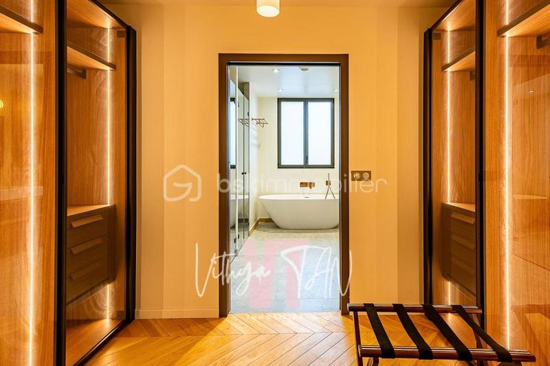 Villa - 368 m² - 10 pièces