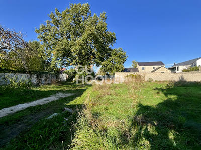 Maison - 1 119 m² - 40 pièces