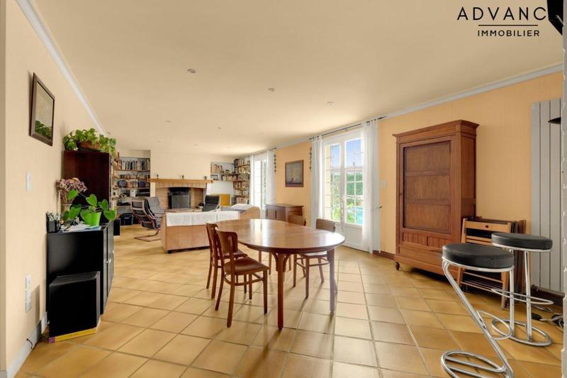 Maison - 333 m² - 8 pièces