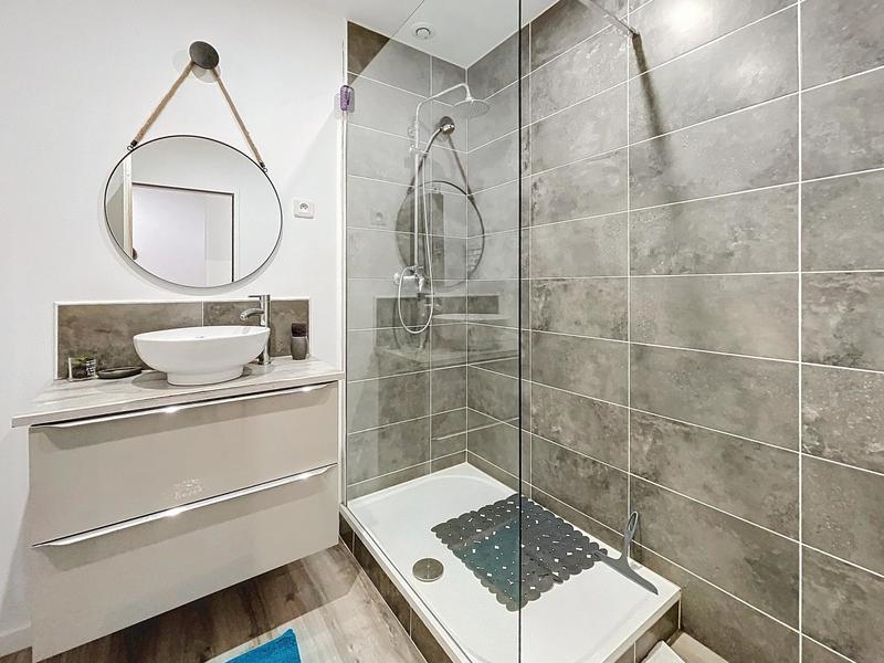 Maison - 412 m² - 9 pièces