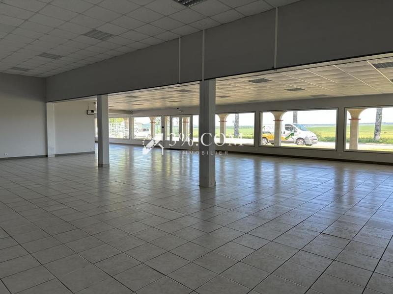 Maison - 639 m² - 12 pièces