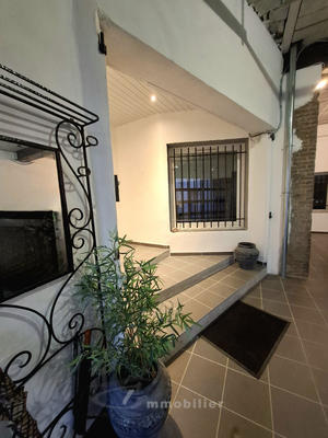 Maison - 230 m² - 6 pièces