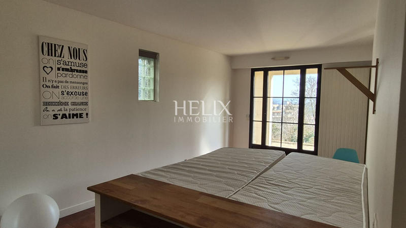 Maison - 600 m² - 17 pièces