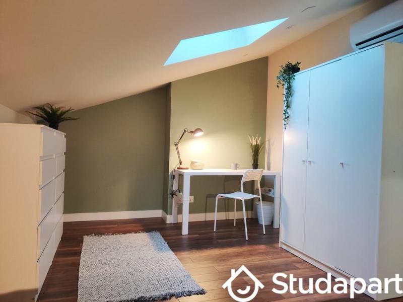 Chambre - 11 m² - 1 pièce