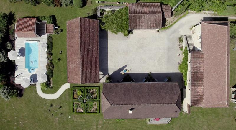 Maison - 361 m² - 11 pièces