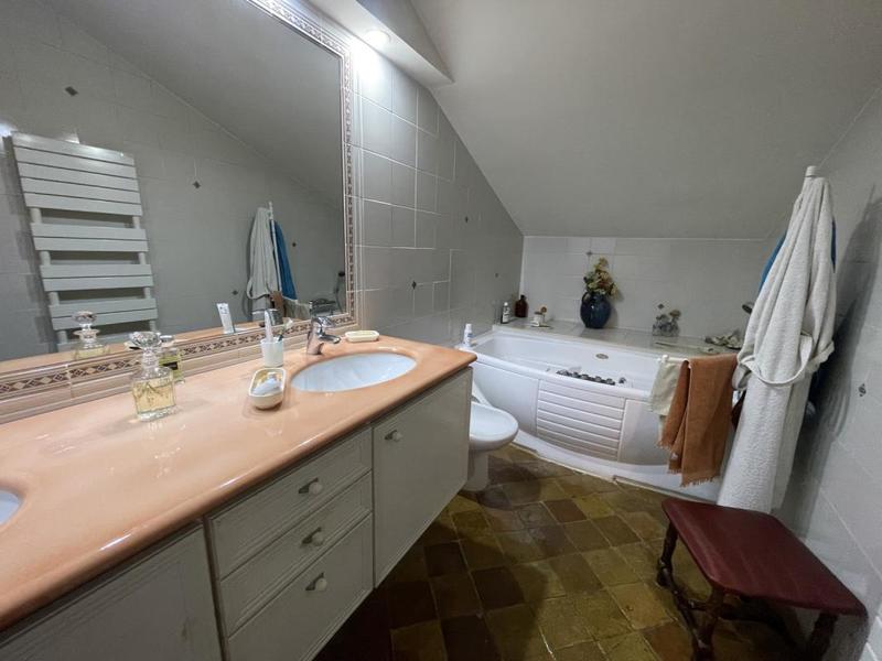 Appartement - 166 m² - 5 pièces