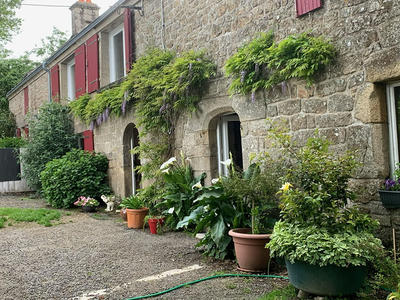 Maison - 223 m² - 7 pièces