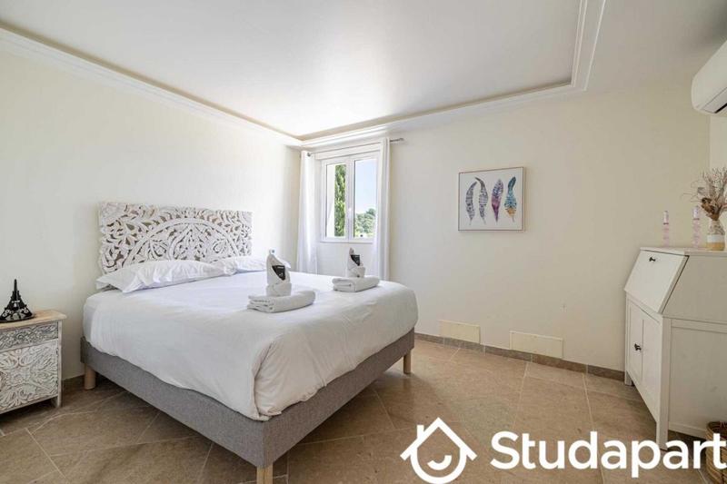 Appartement - 260 m² - 6 pièces