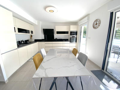 Appartement - 91 m² - 4 pièces