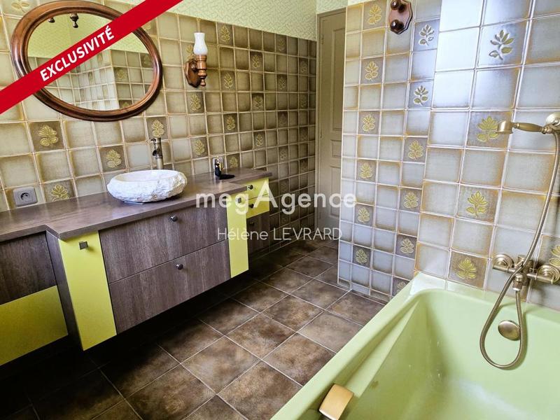 Maison traditionnelle - 176 m² - 10 pièces