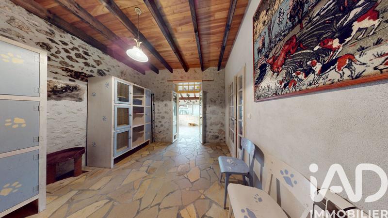 Maison - 220 m² - 6 pièces